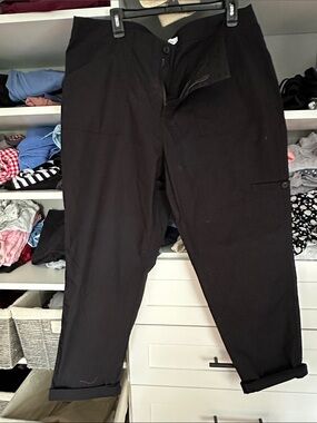 Liz Claiborne, Valerie size 16 black pants
EUC